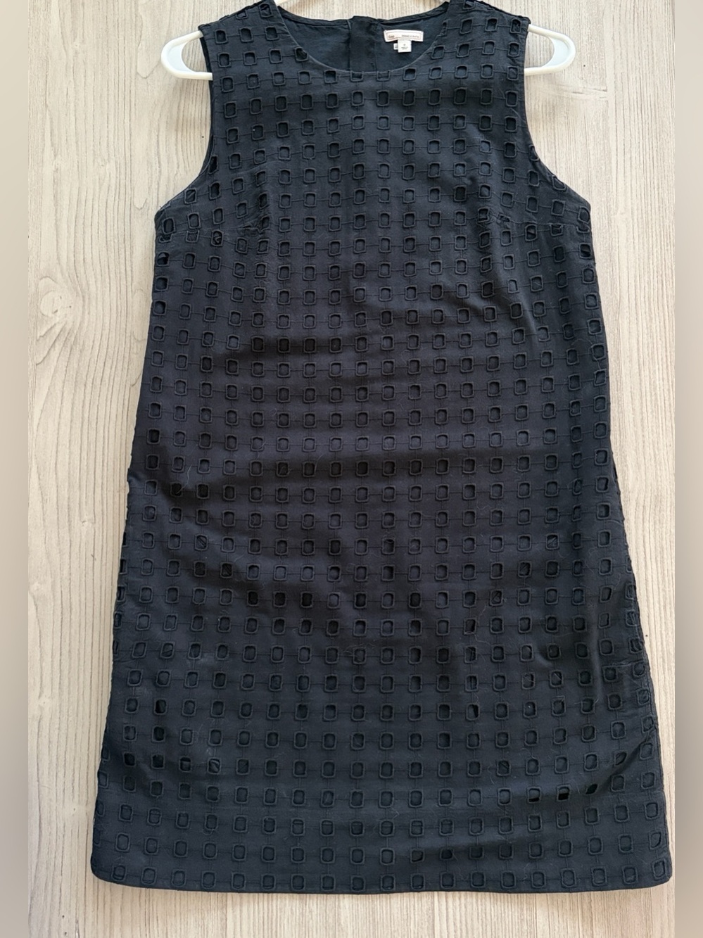 Gap eyelet shift dress - Picture 2 of 6